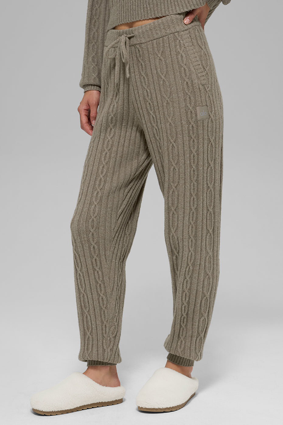 Alo Yoga Cable Knit Winter Bliss Pant - Light Cocoa - imagen 3