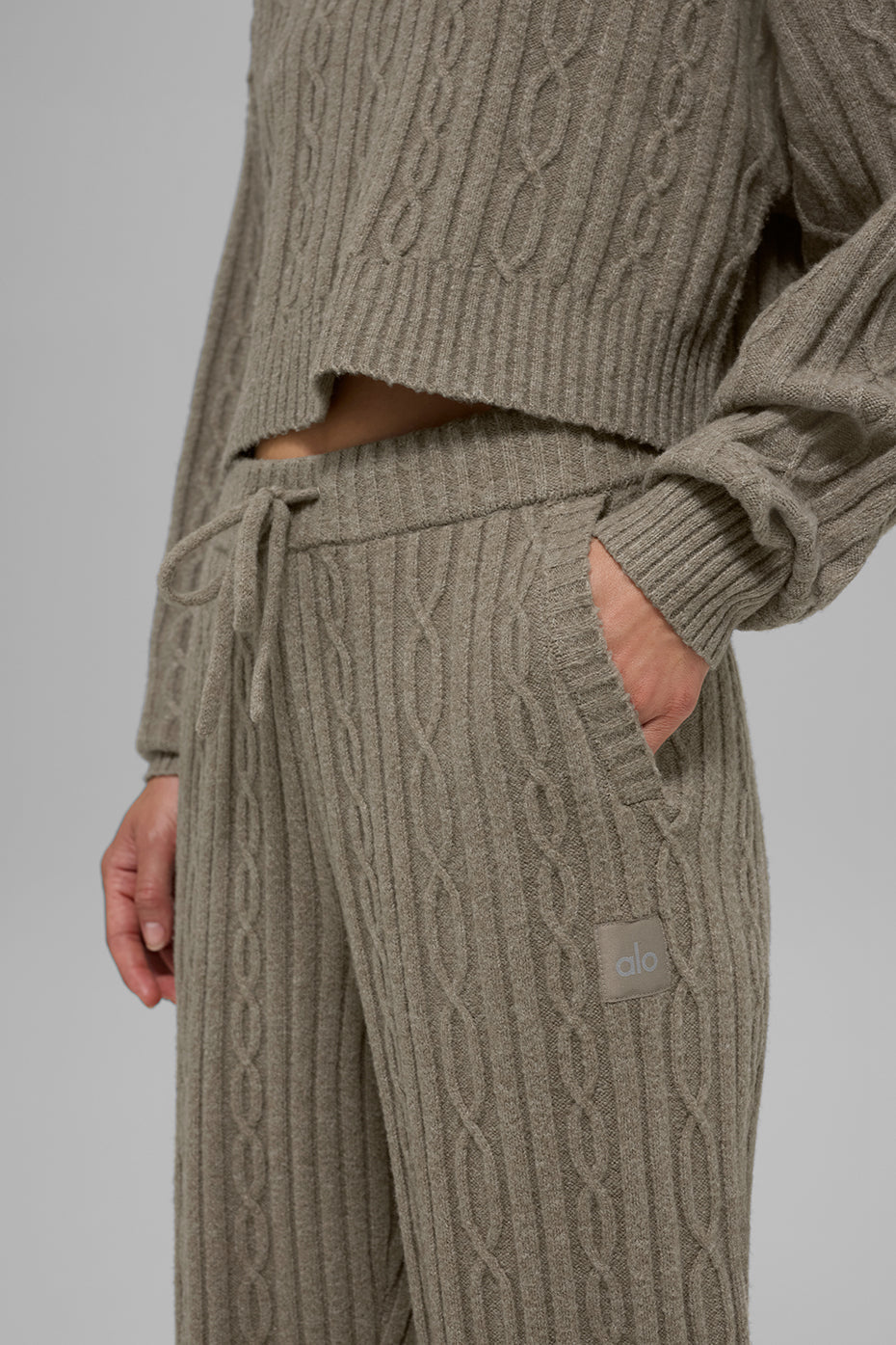 Alo Yoga Cable Knit Winter Bliss Pant - Light Cocoa - imagen 2