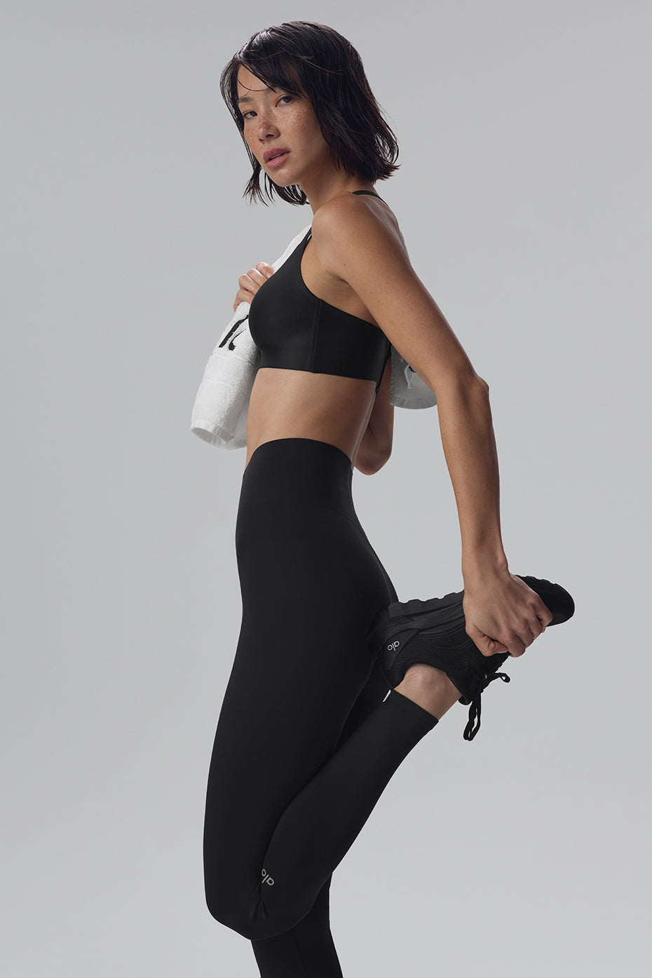 Alo Yoga Airlift Strength Extreme High-Waist 7/8 Legging - Black - imagen 4