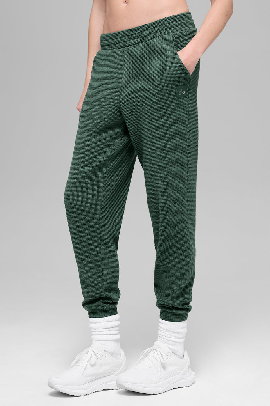 Alo Yoga Waffle Weekend Escape Jogger - Clover Green - imagen 1