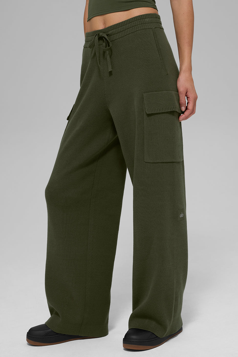 Alo Yoga Scholar Knit High-Waist Cargo Pant - Green Olive - imagen 1
