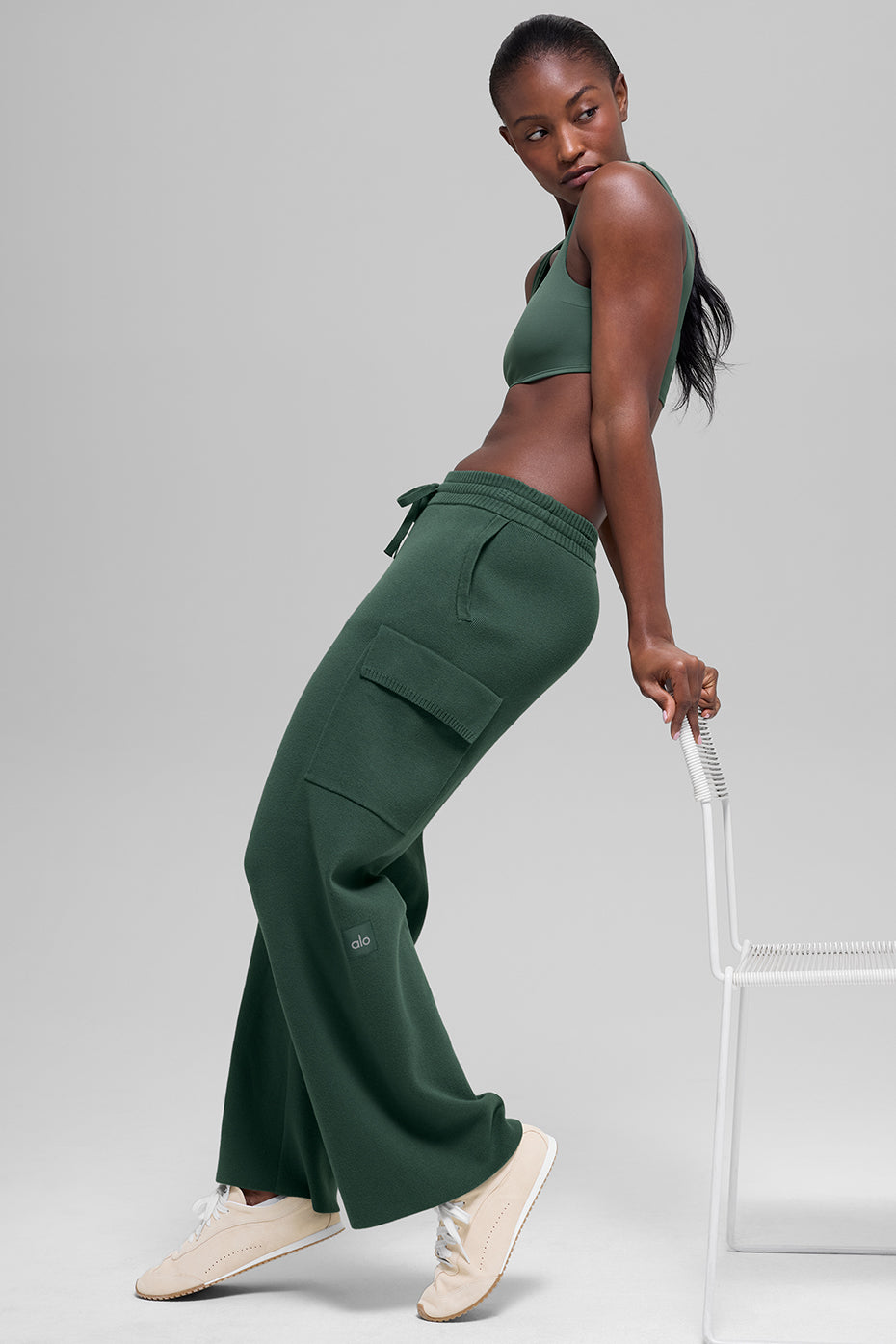 Alo Yoga Scholar Knit High-Waist Cargo Pant - Clover Green - imagen 5