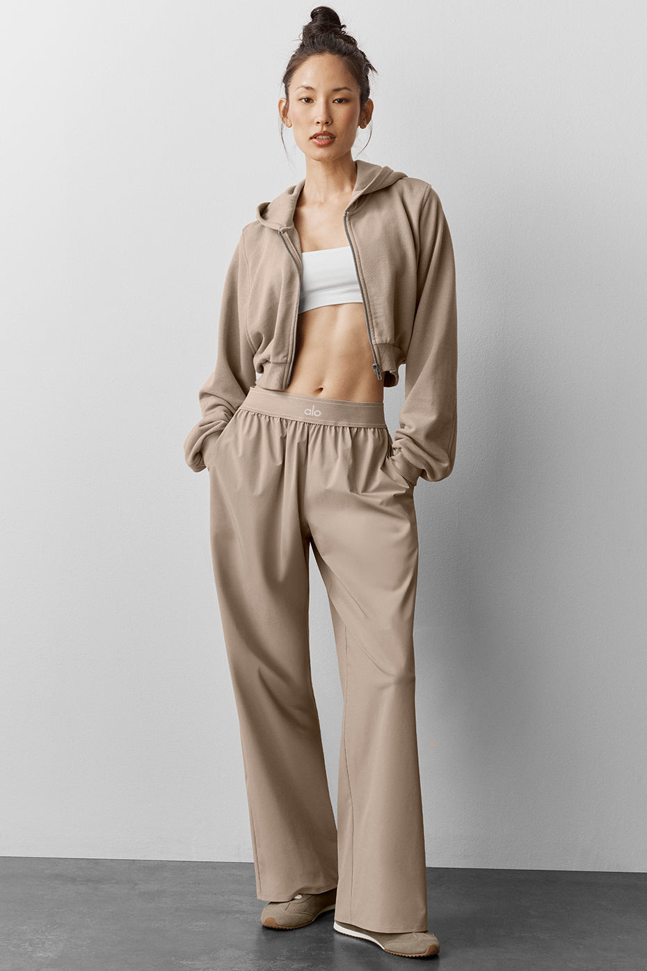 Alo Yoga Suit Up Trouser (Regular) - Gravel - imagen 1