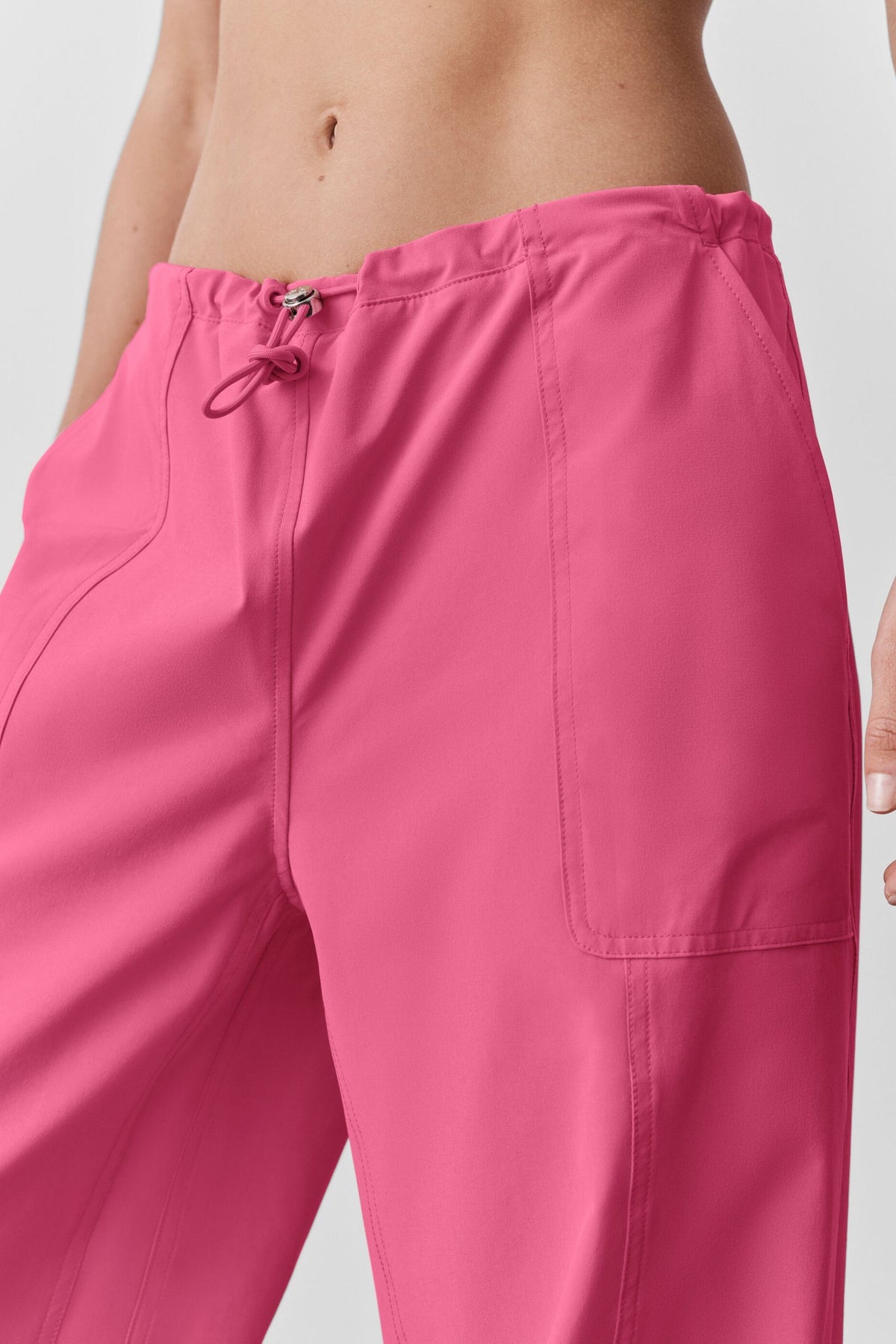 Alo Yoga Low Rise Megastar Cargo Pant - Paradise Pink - imagen 4