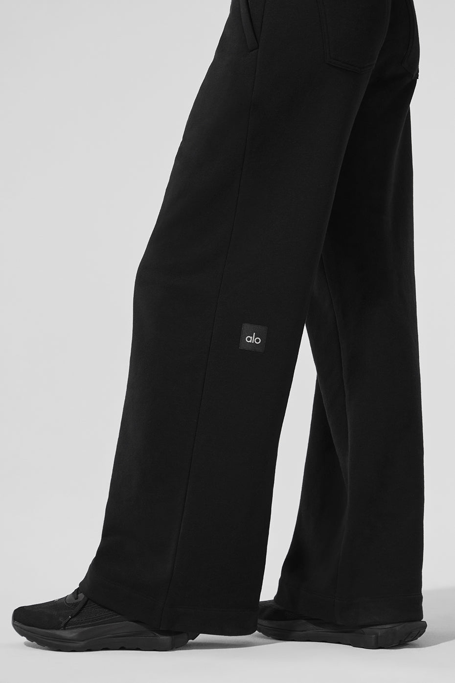 Alo Yoga Serenity Wide Leg Sweatpant - Black - imagen 4