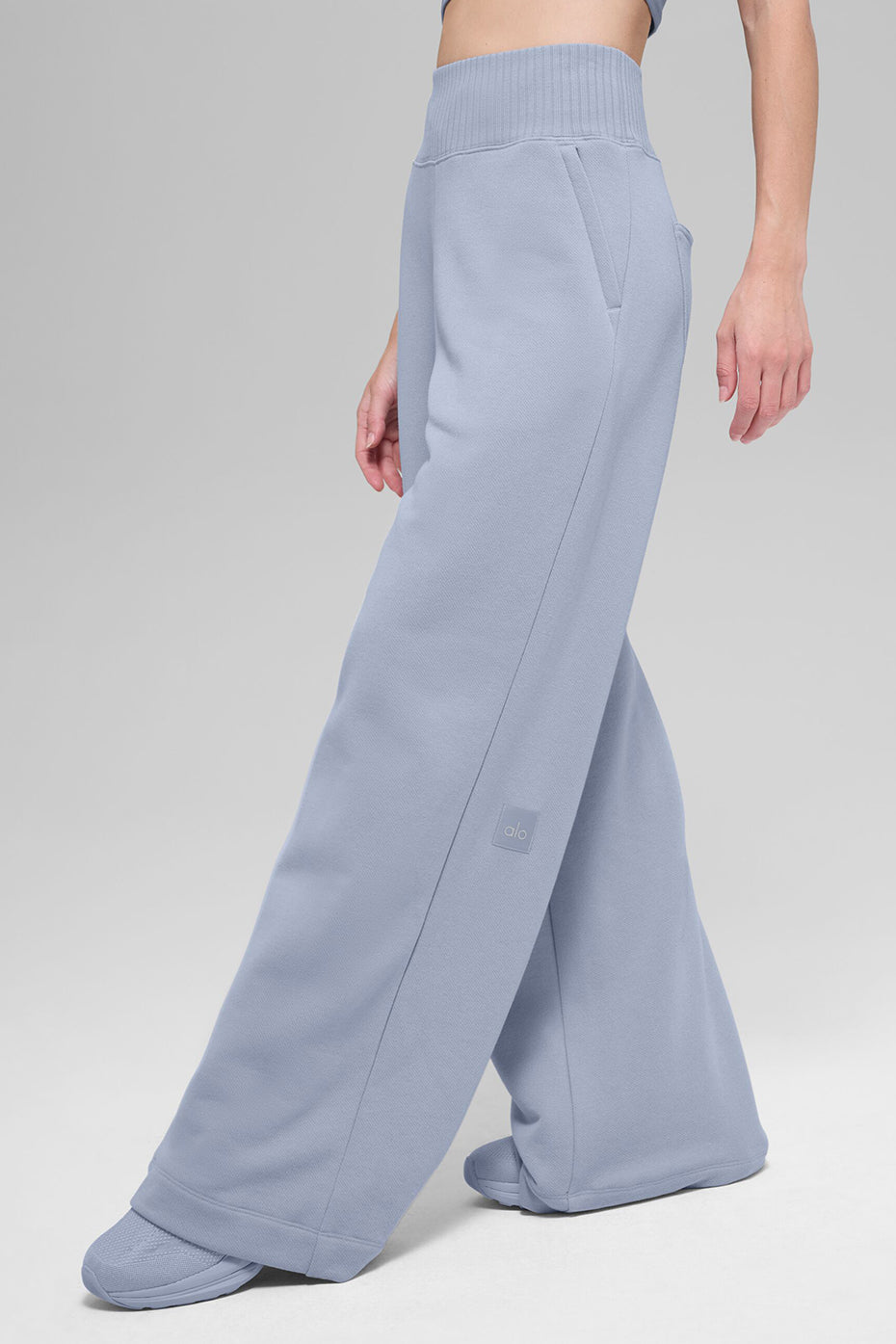 Alo Yoga Serenity Wide Leg Sweatpant - Winter Frost - imagen 4