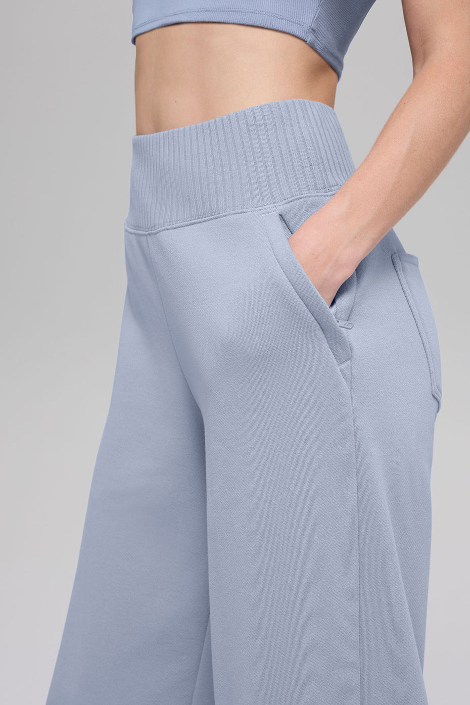 Alo Yoga Serenity Wide Leg Sweatpant - Winter Frost - imagen 5