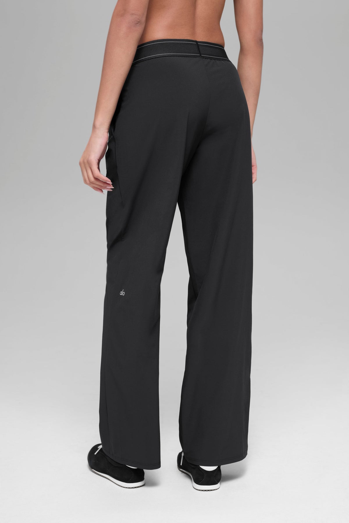 Alo Yoga Suit Up Trouser (Long) - Black - imagen 4