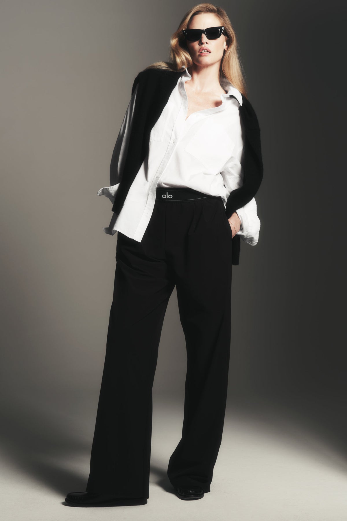 Alo Yoga Suit Up Trouser (Regular) - Black - imagen 1