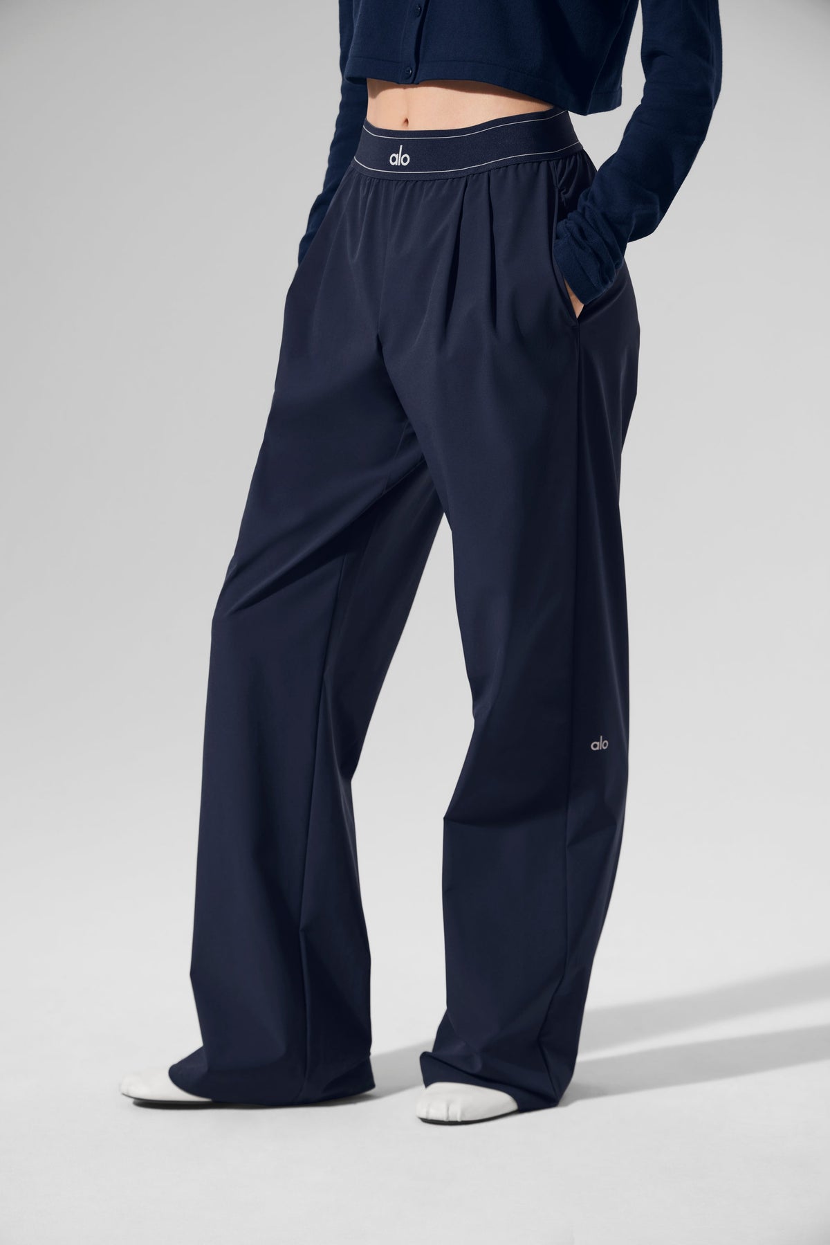 Alo Yoga Suit Up Trouser (Long) - Navy - imagen 3