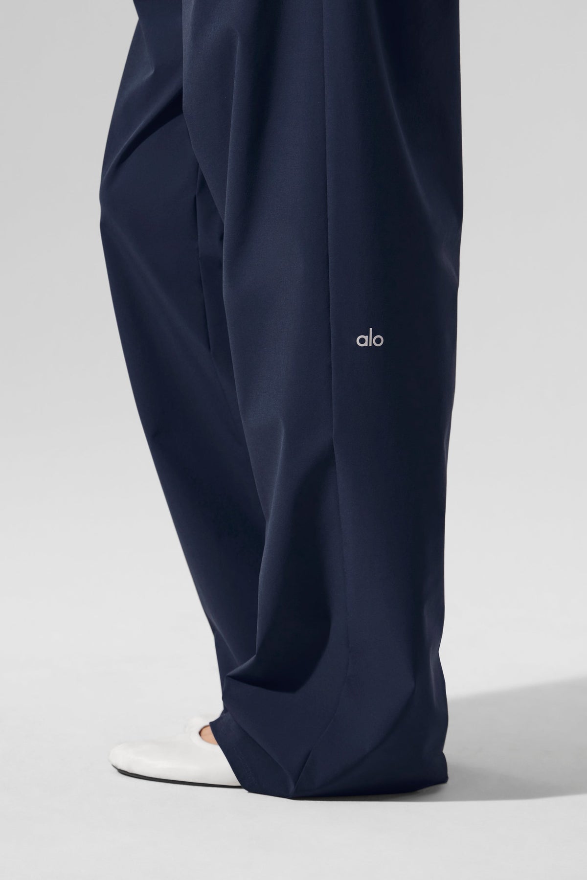 Alo Yoga Suit Up Trouser (Long) - Navy - imagen 5