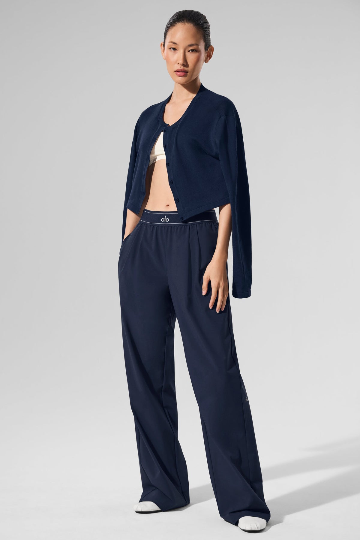 Alo Yoga Suit Up Trouser (Long) - Navy - imagen 4