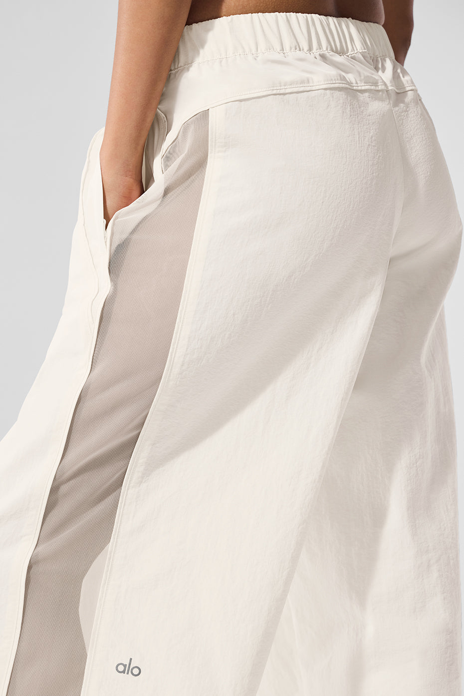 Alo Yoga High-Waist Origin Wide Leg Track Pant - Ivory - imagen 4