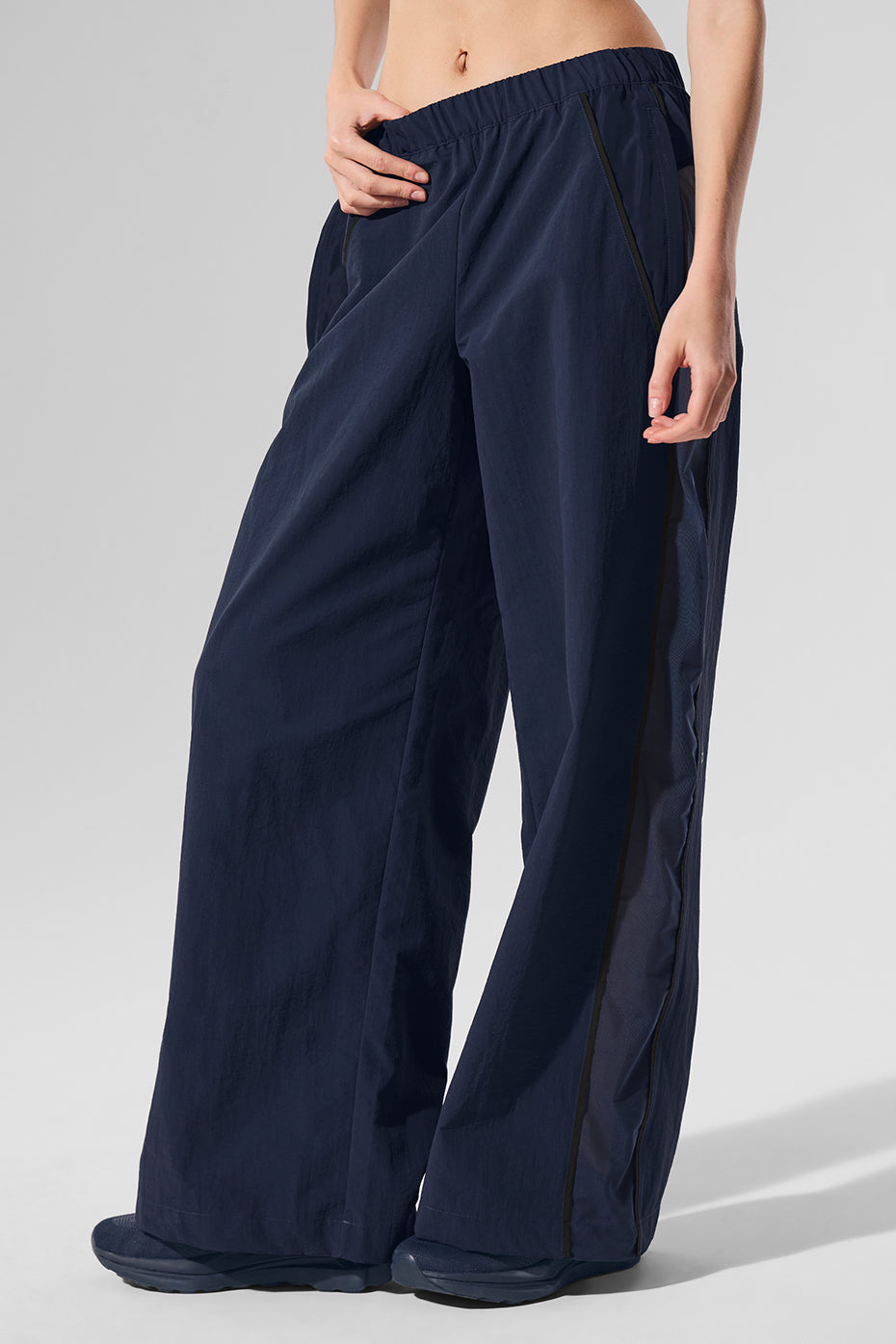 Alo Yoga High-Waist Origin Wide Leg Track Pant - Navy/Black - imagen 1