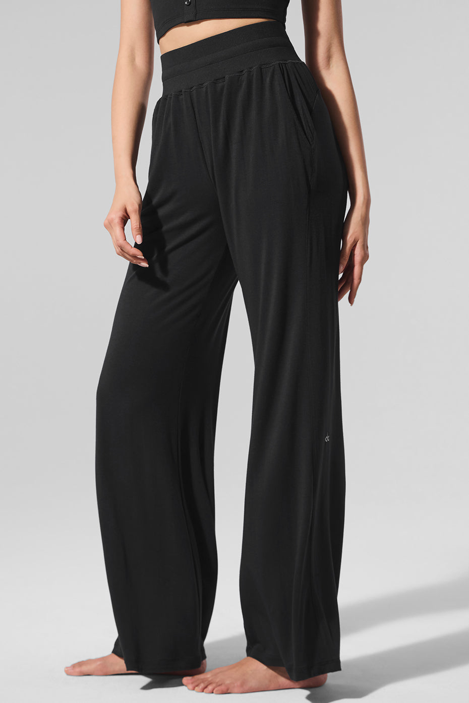 Alo Yoga Semi-Sheer Delicate Lounge Flare Pant (Regular) - Black - imagen 1