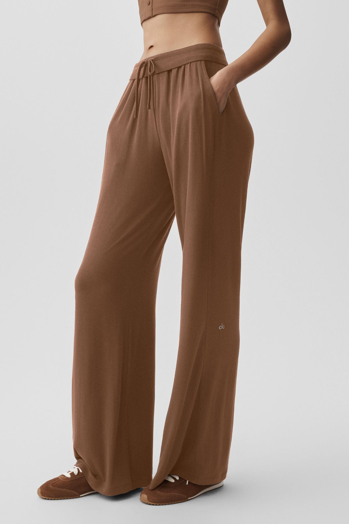 Alo Yoga Semi-Sheer Delicate Lounge Flare Pant (Regular) - Sun Kissed Brown - imagen 1