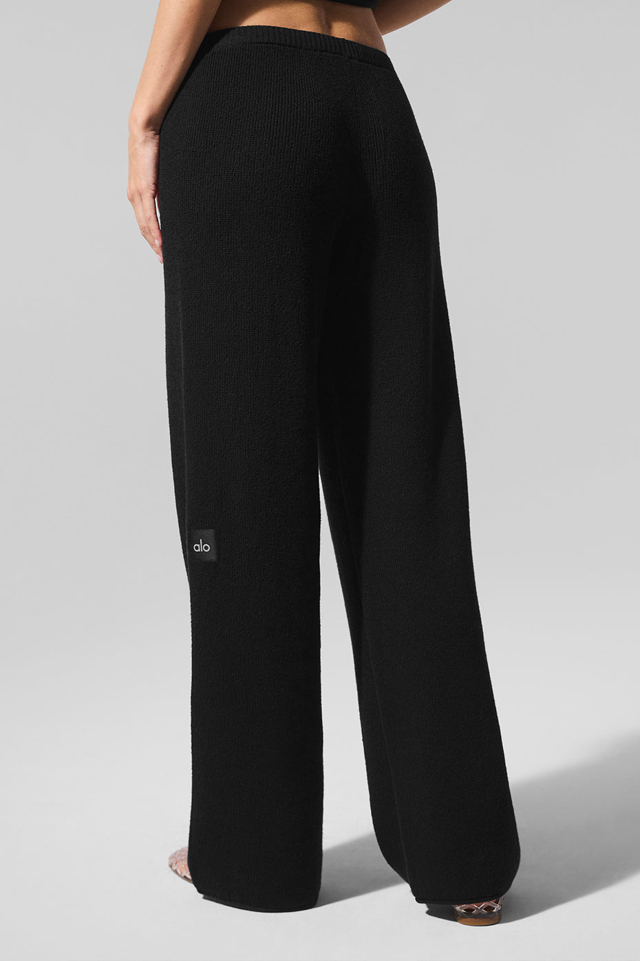 Alo Yoga Supernatural Sweater Pant - Black - imagen 4