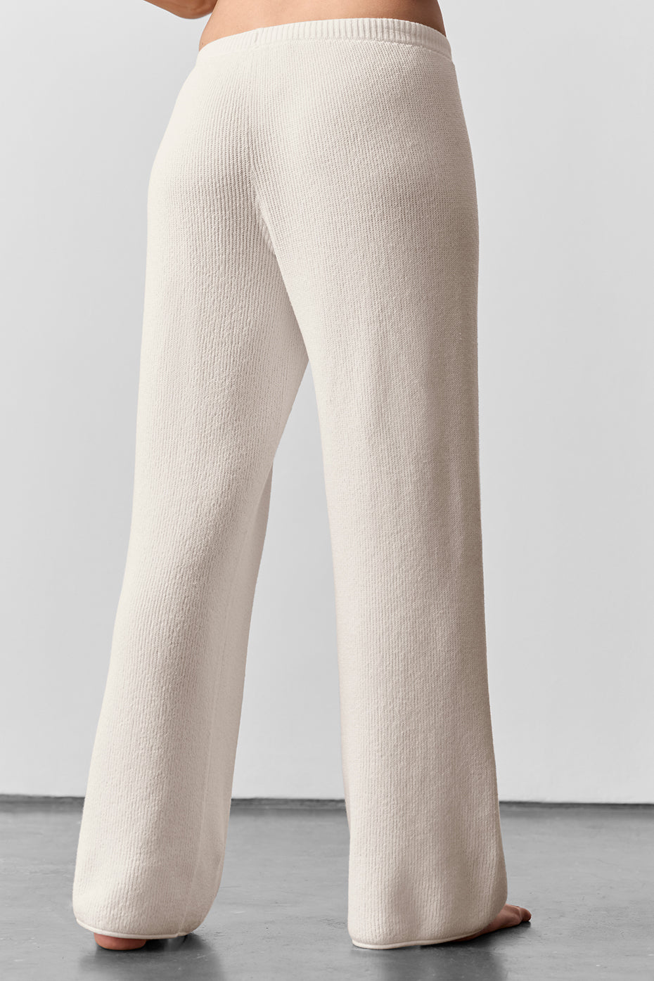 Alo Yoga Supernatural Sweater Pant - Ivory - imagen 3