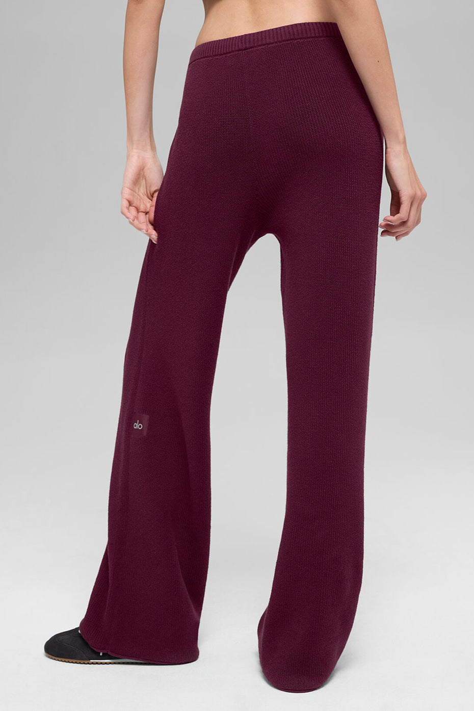 Alo Yoga Supernatural Sweater Pant - Burgundy - imagen 4