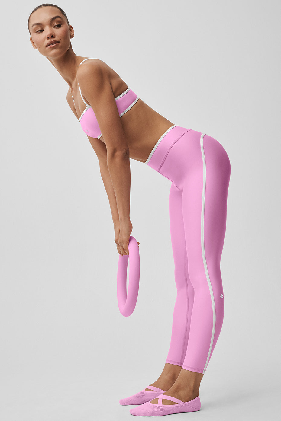 Alo Yoga Airlift High Waist Charger 7/8 Legging - Candy Heart Pink/White - imagen 4