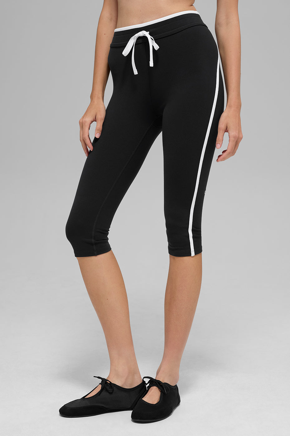 Alo Yoga Airbrush High-Waist Race Pace Capri - Black/White - imagen 1