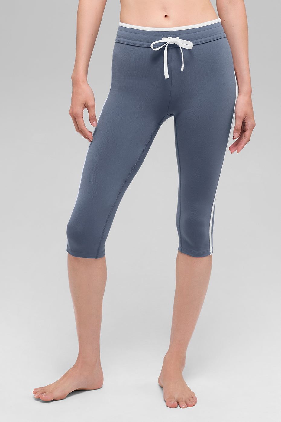 Alo Yoga Airbrush High-Waist Race Pace Capri - Bluestone/White - imagen 1