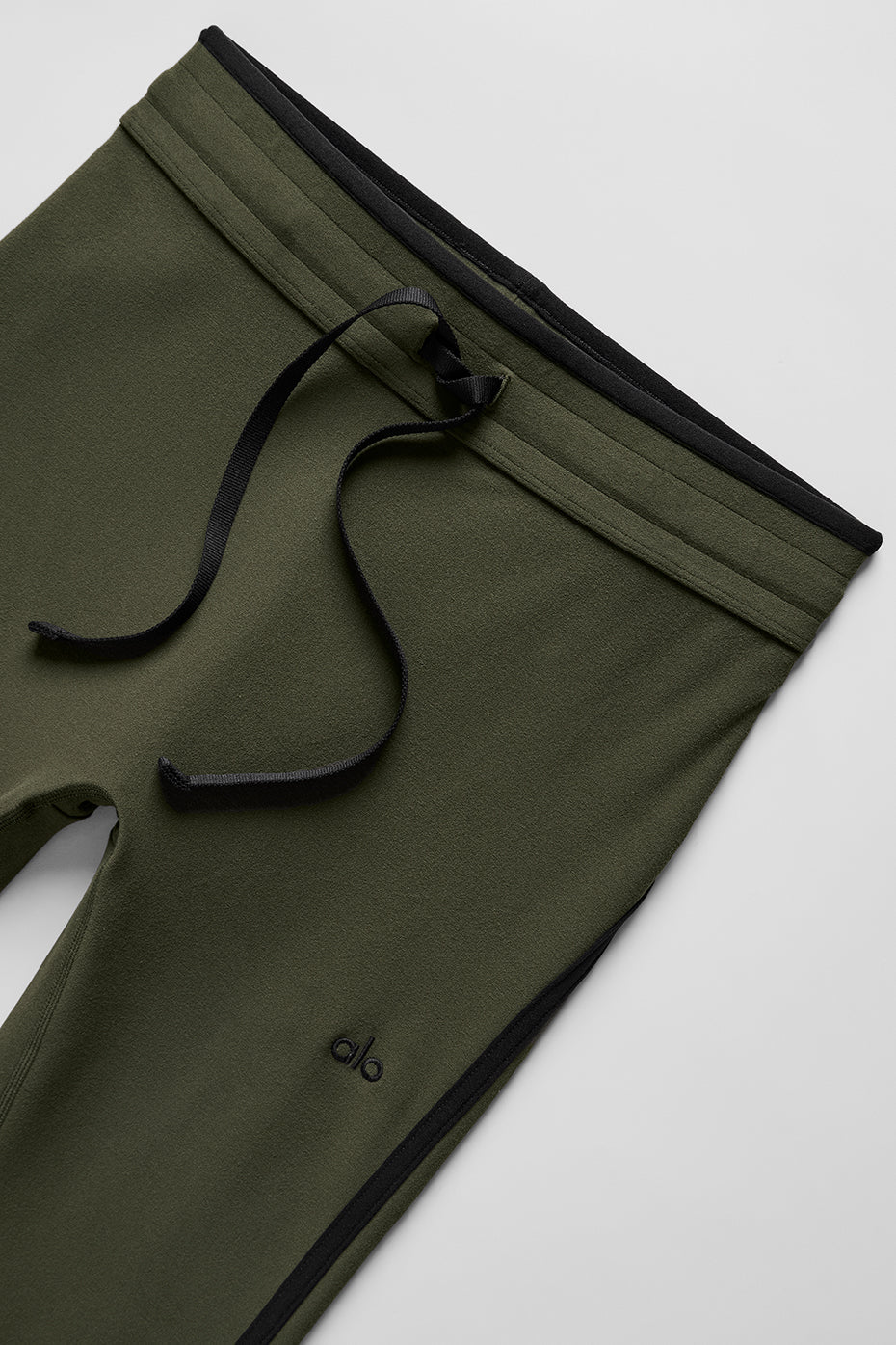 Alo Yoga Airbrush High-Waist Race Pace Capri - Green Olive/Black - imagen 6