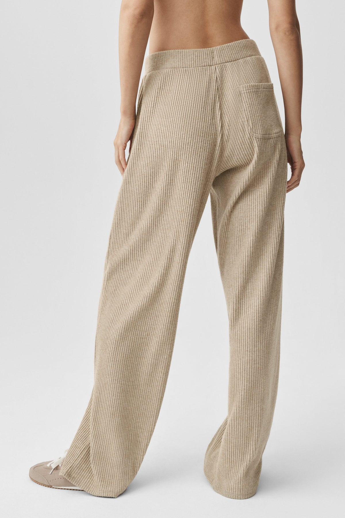 Alo Yoga Muse Wide Leg Pant - Gravel Heather - imagen 2