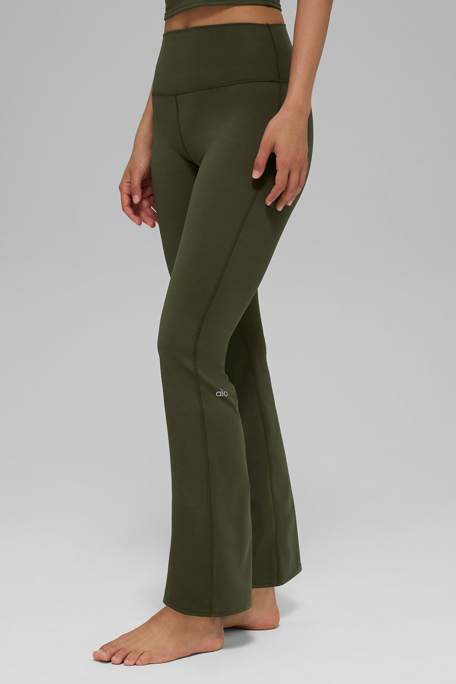 Alo Yoga ALO Softsculpt High-Waist Bootcut Legging (Short) - Green Olive - imagen 4