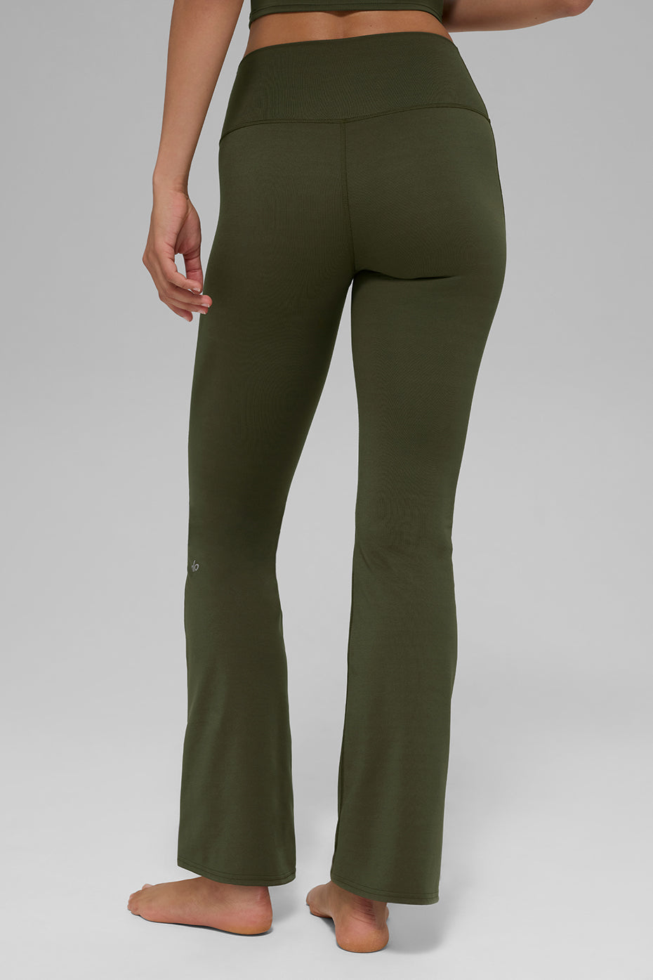 Alo Yoga ALO Softsculpt High-Waist Bootcut Legging (Short) - Green Olive - imagen 2