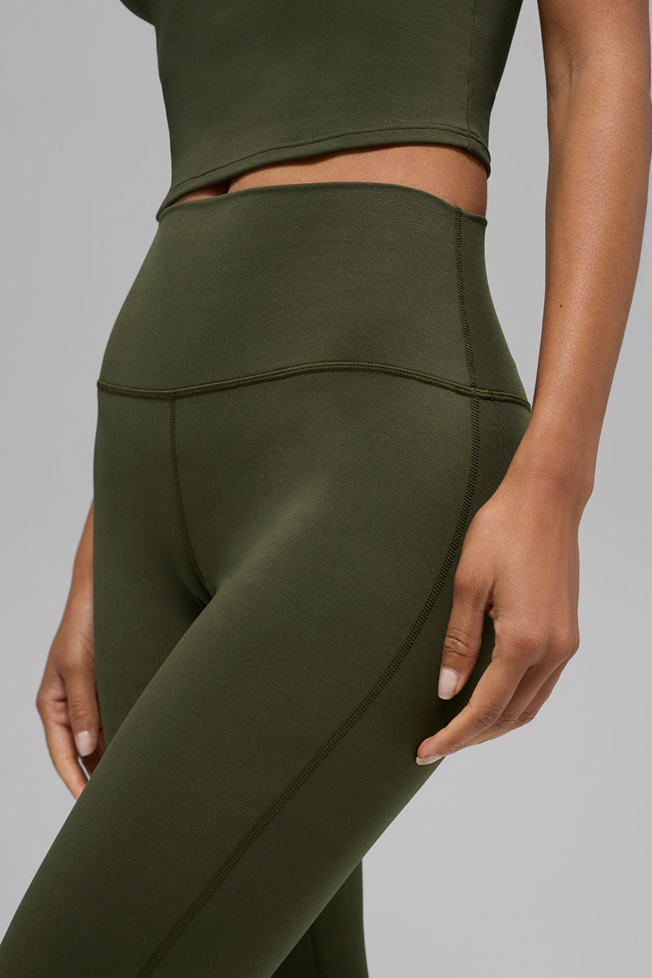 Alo Yoga ALO Softsculpt High-Waist Bootcut Legging (Regular) - Green Olive - imagen 4
