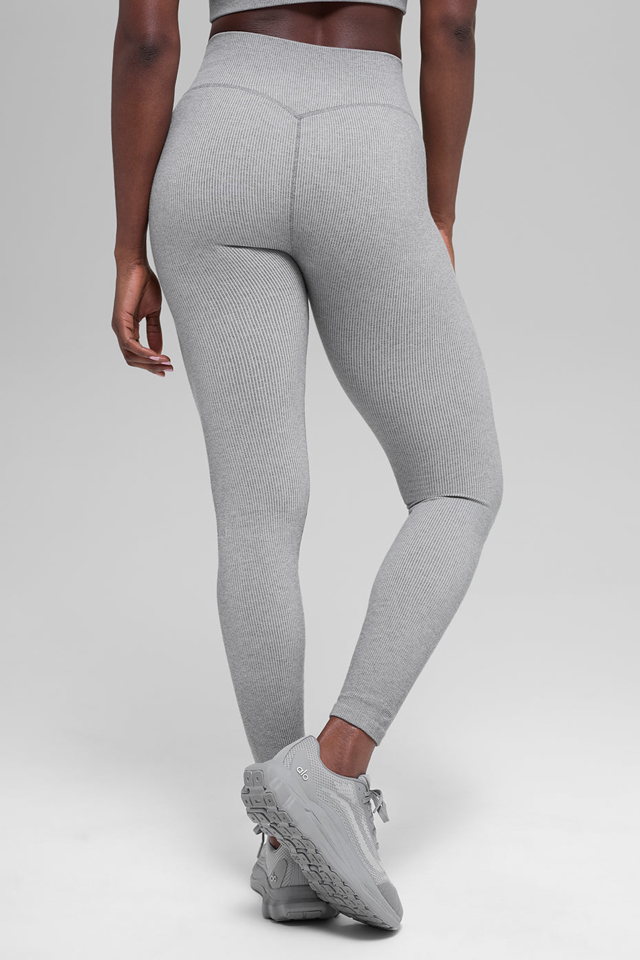 Alo Yoga Seamless High-Waist Two Tone Rib Legging - Light Misty Grey Heather - imagen 4