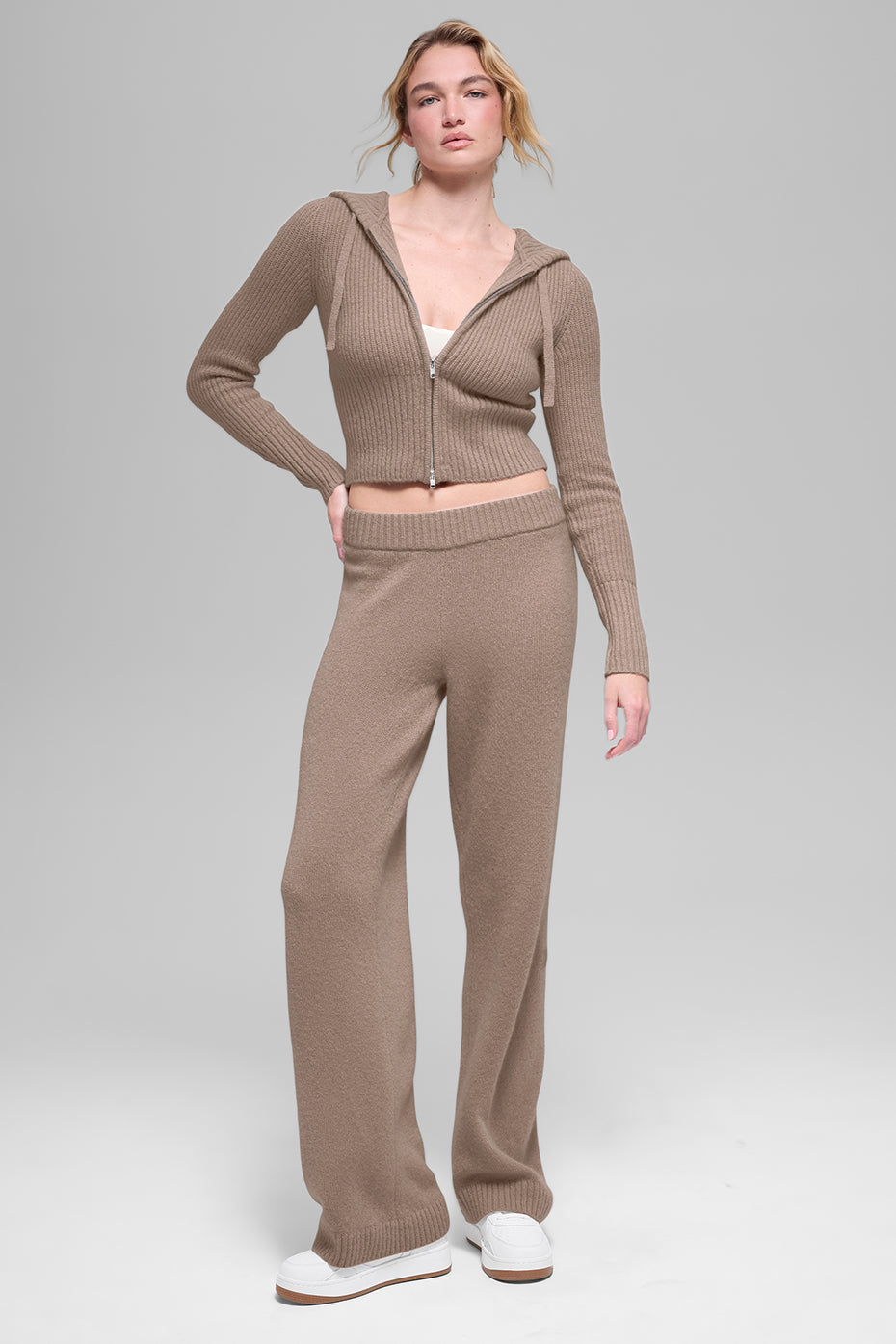 Alo Yoga Wool Cashmere High-Waist New Class Wide Leg Pant - Chai Latte - imagen 4