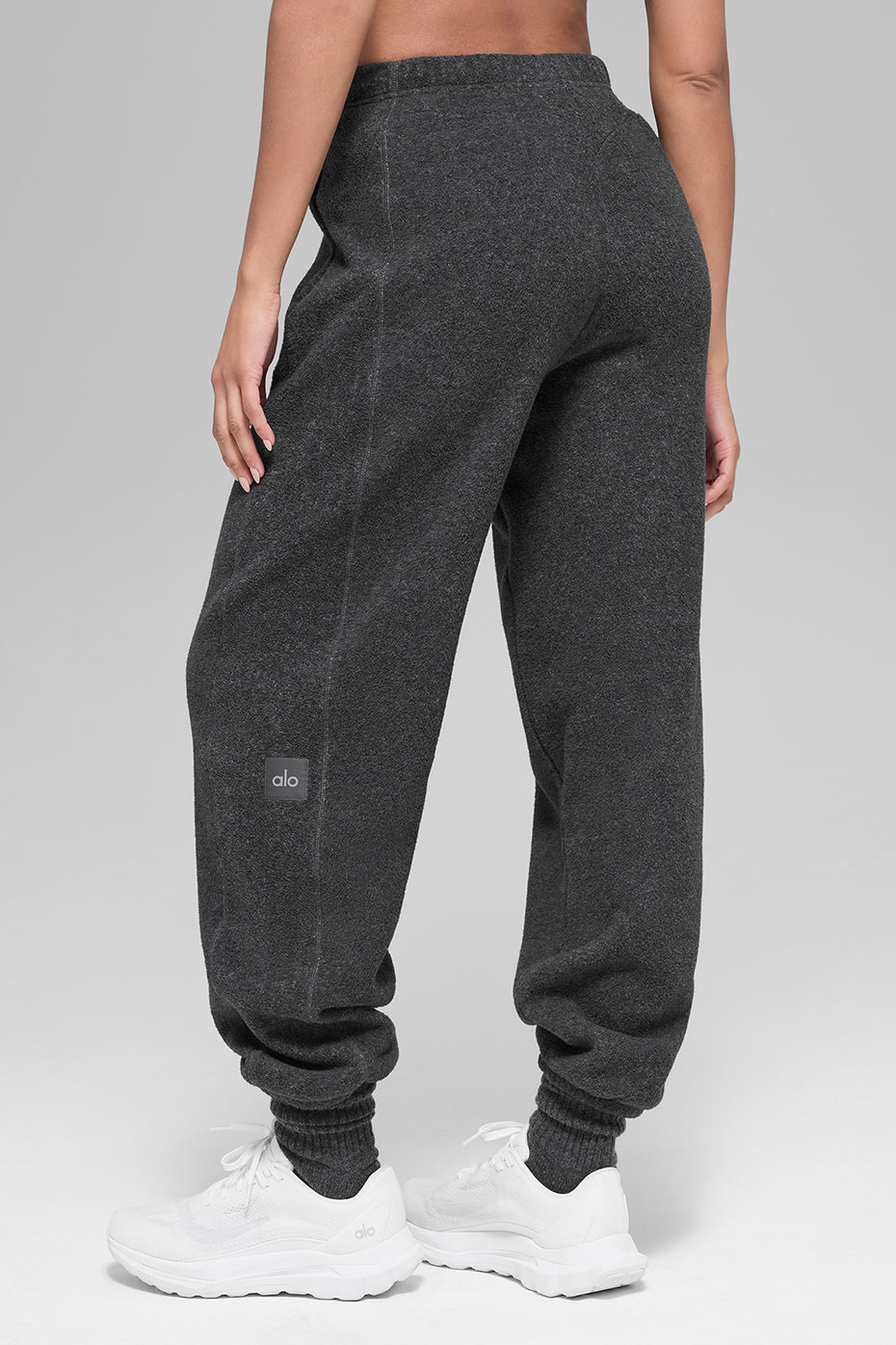 Alo Yoga Polar Fleece High-Waist Retreat Jogger - Dark Heather Grey - imagen 3