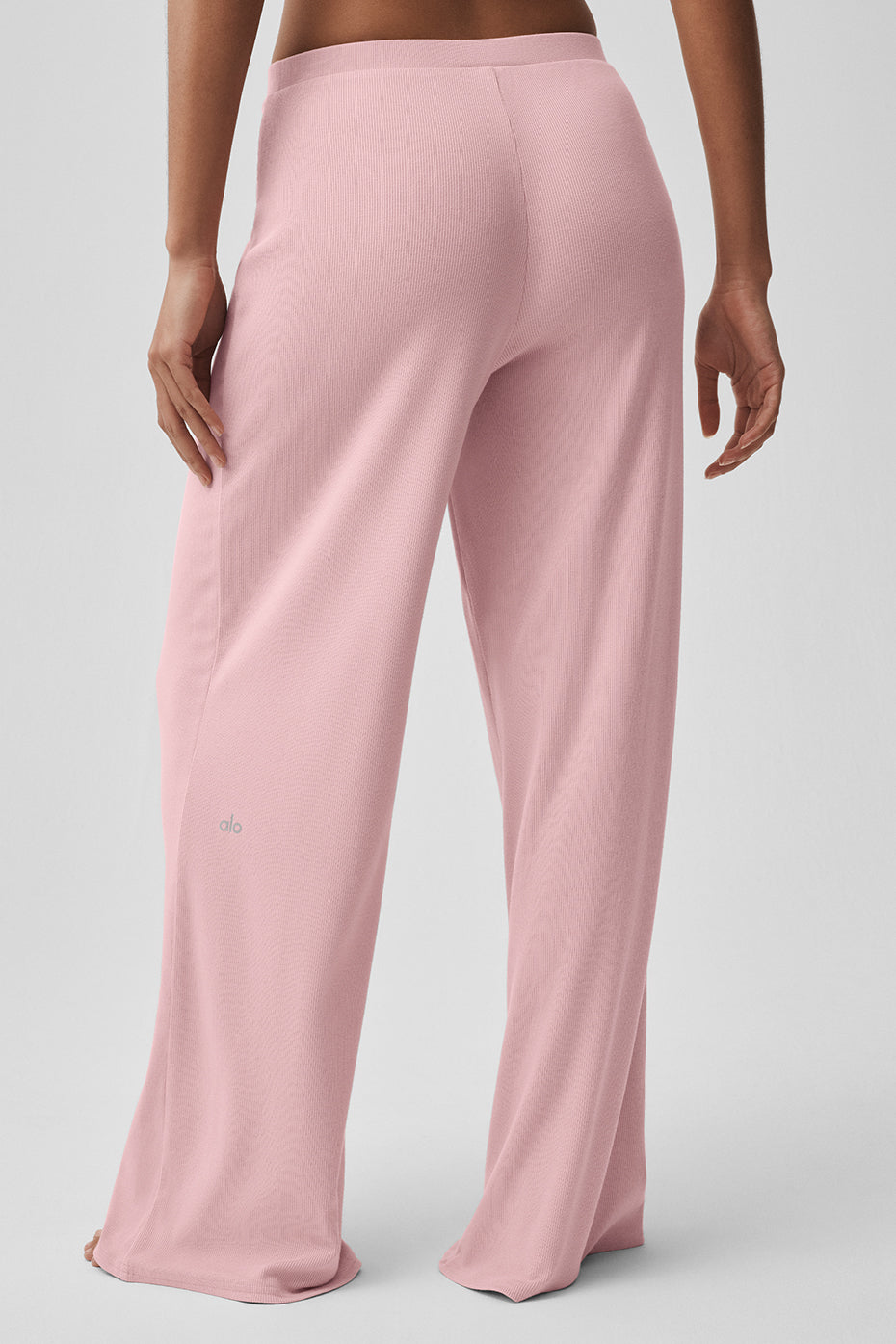Alo Yoga Mid-Rise Dreamlight Straight Pant - Vintage Pink - imagen 4