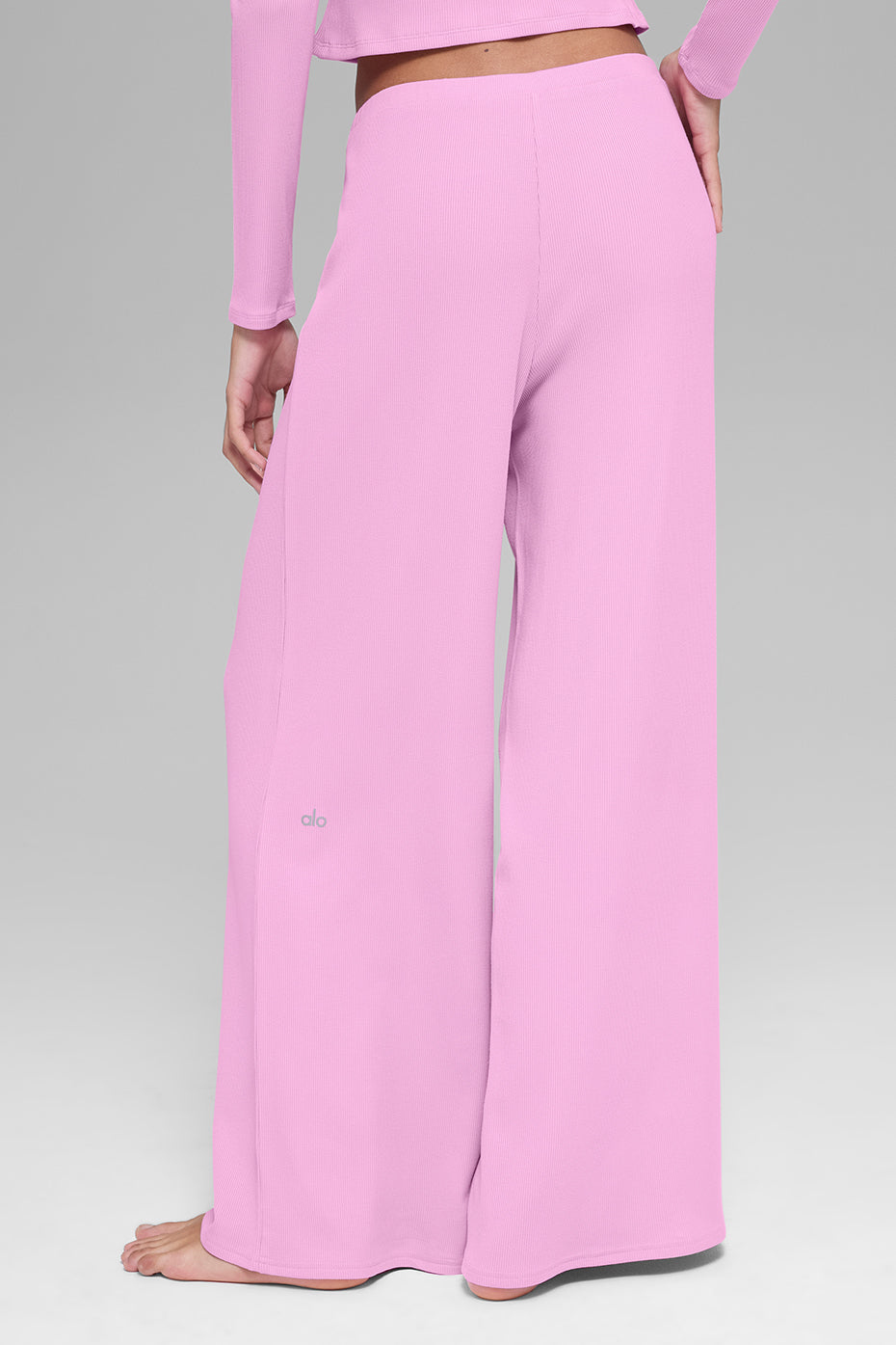 Alo Yoga Mid-Rise Dreamlight Straight Pant - Candy Heart Pink - imagen 2