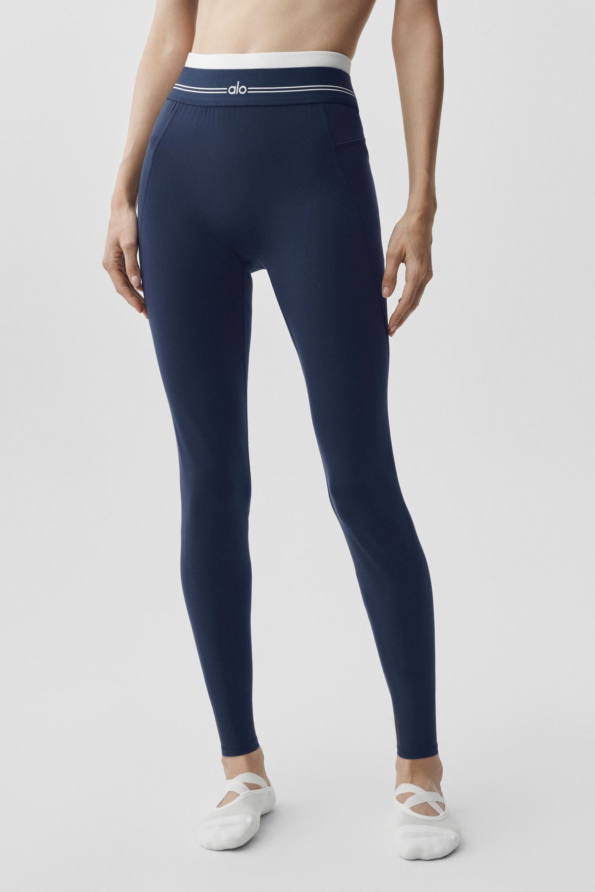 Alo Yoga Airbrush High-Waist 7/8 Better Together Legging - Navy/White - imagen 3