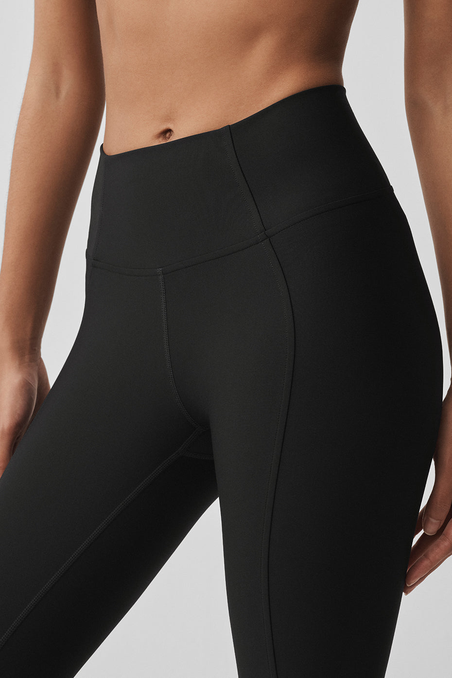 Alo Yoga Airlift High-Waist 7/8 Fine Line Legging - Black - imagen 4
