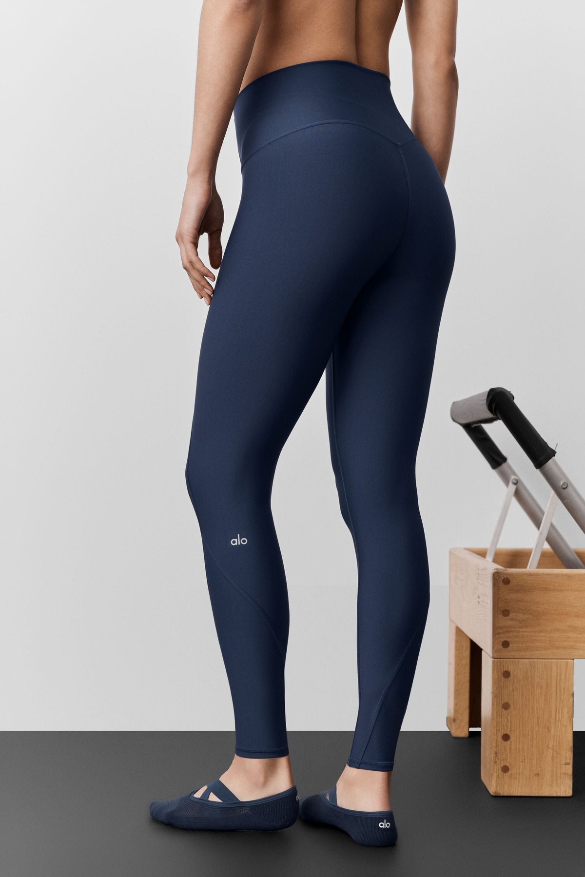Alo Yoga Airlift High-Waist 7/8 Fine Line Legging - Navy - imagen 3