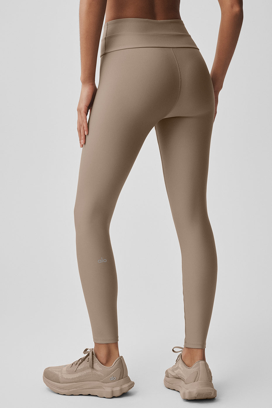 Alo Yoga Airlift High-Waist 7/8 Horizon Legging - Gravel - imagen 4