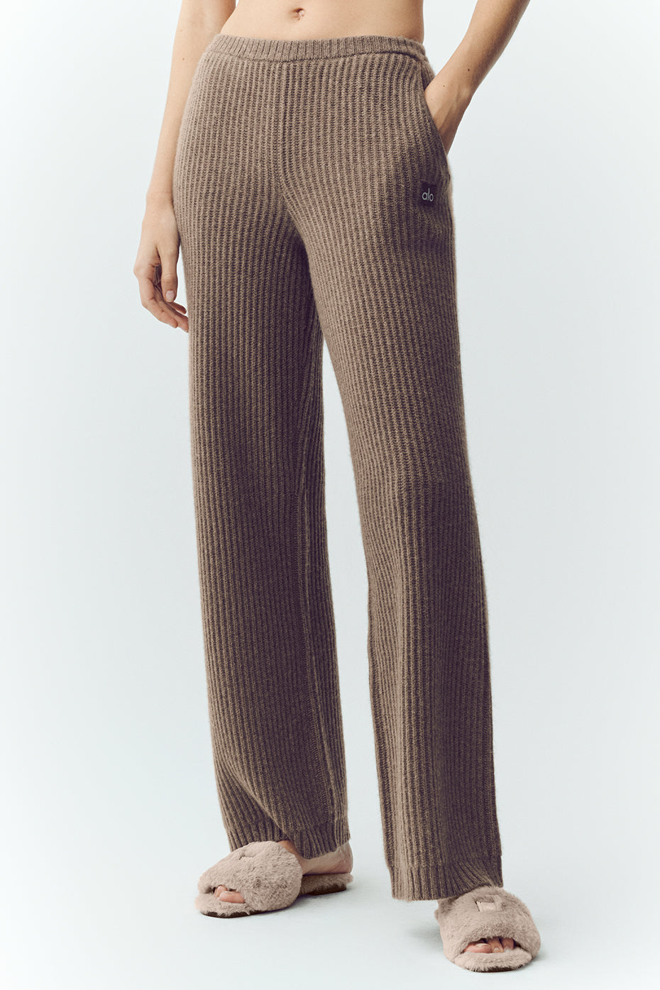 Alo Yoga Cashmere High-Waist Northstar Straight Leg Pant - Alpine Cocoa Heather - imagen 1