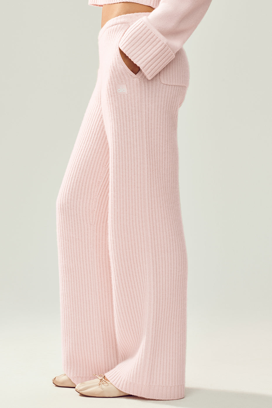 Alo Yoga Cashmere High-Waist Northstar Straight Leg Pant - Frosted Pink - imagen 3