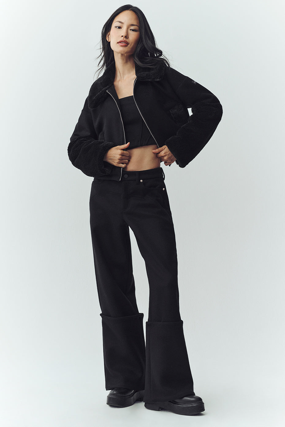 Alo Yoga Wool Blend Nightcap Wide Leg Pant - Black - imagen 5