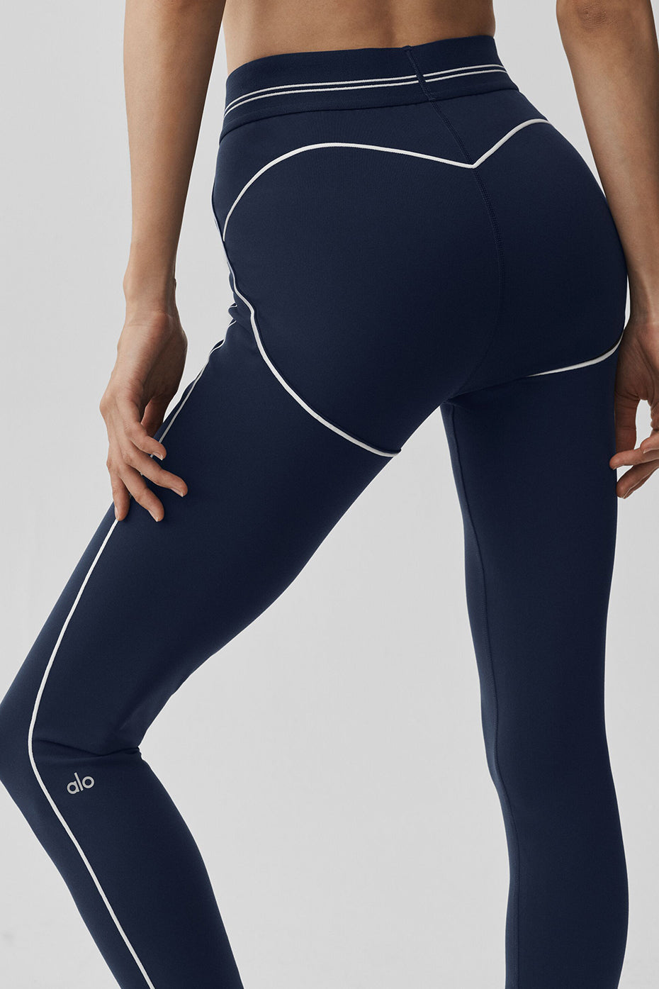 Alo Yoga Airbrush High-Waist 7/8 Heart Throb Legging - Navy/White - imagen 4