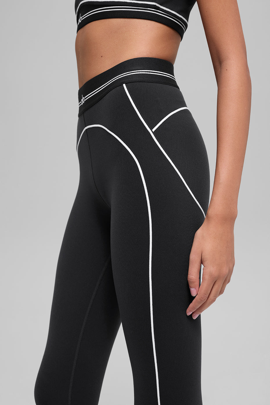 Alo Yoga Airbrush High-Waist 7/8 Heart Throb Legging - Black/White - imagen 5