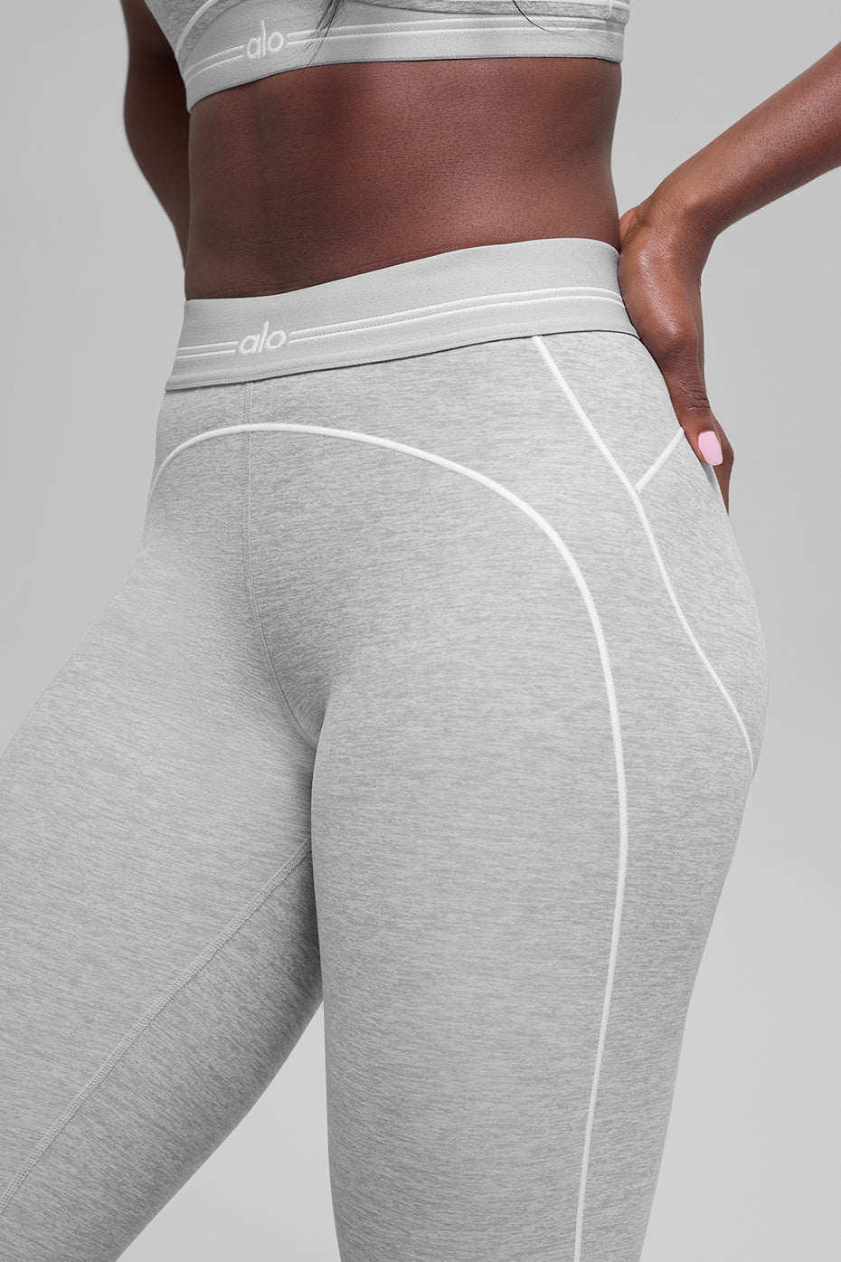 Alo Yoga 7/8 High-Waist Alosoft Heart Throb Legging - Athletic Heather Grey/White - imagen 2