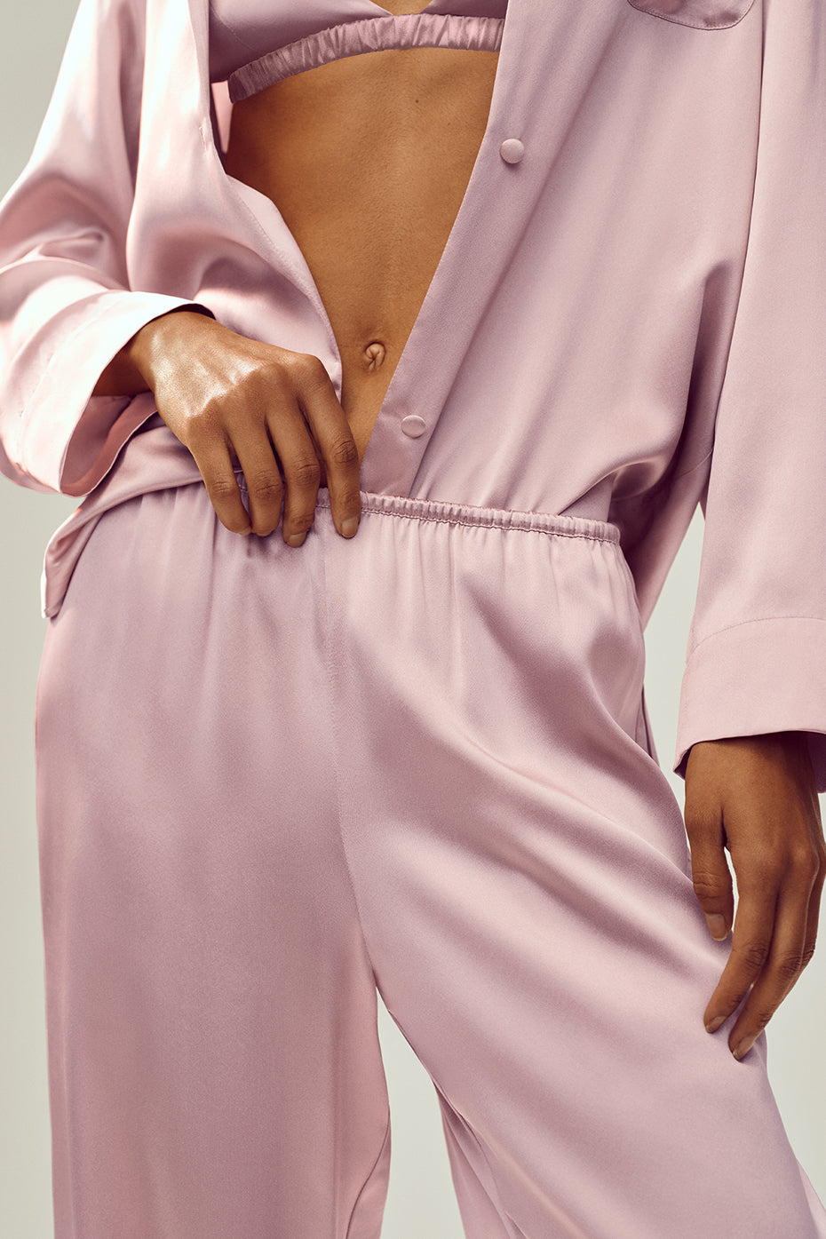 Alo Yoga Silk Luminous Pant (Long) - Pink Champagne - imagen 3