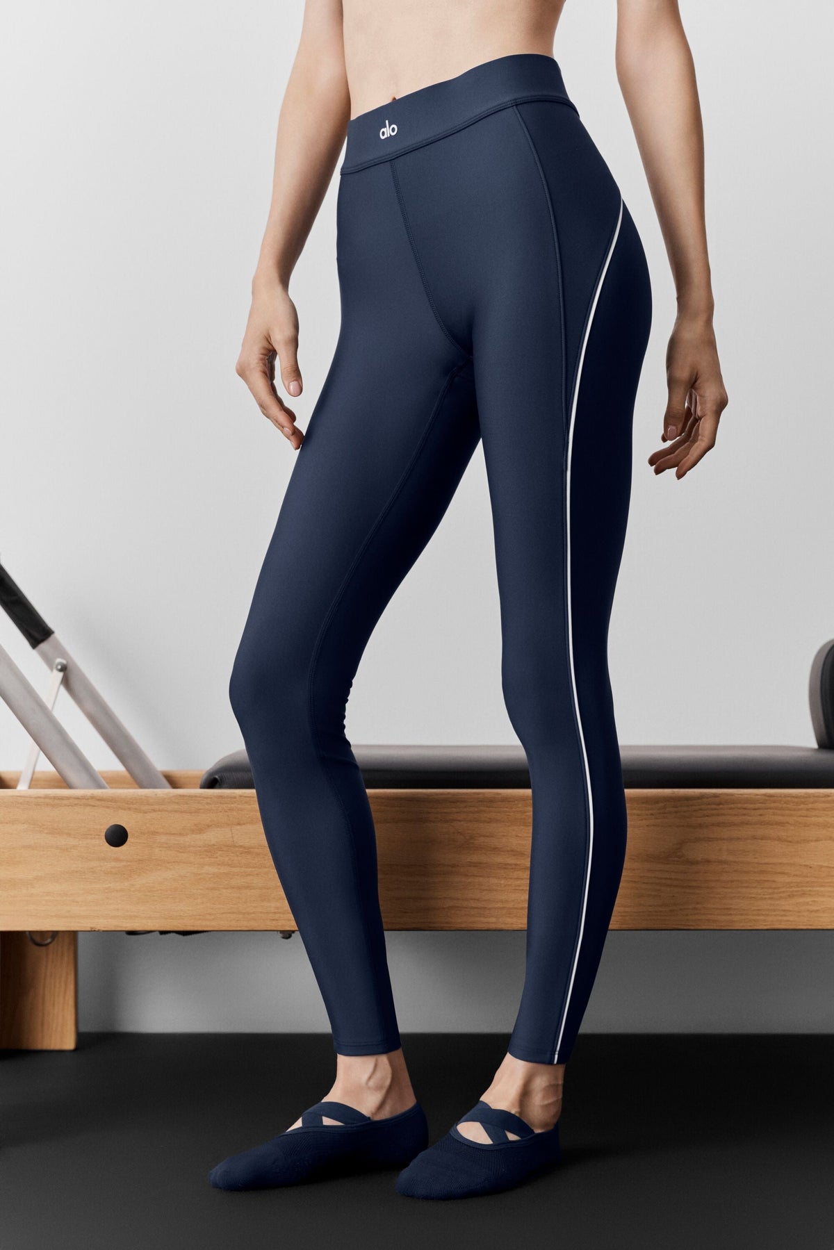 Alo Yoga Airlift High-Waist 7/8 Speedwork Legging - Navy - imagen 3