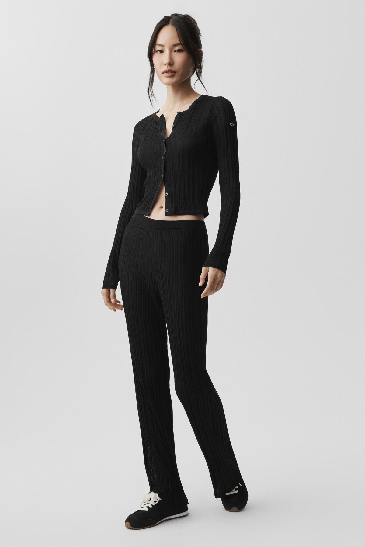 Alo Yoga Sweater High-Waist Sunlit Straight Leg Pant - Black - imagen 5