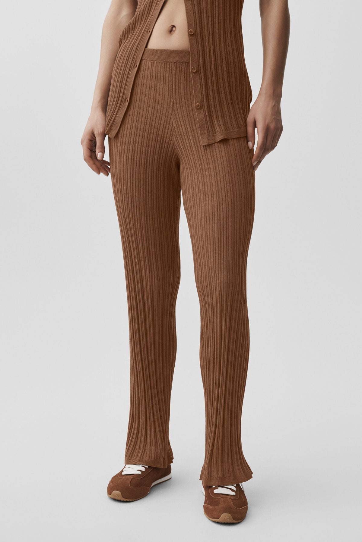 Alo Yoga Sweater High-Waist Sunlit Straight Leg Pant - Sun Kissed Brown - imagen 3
